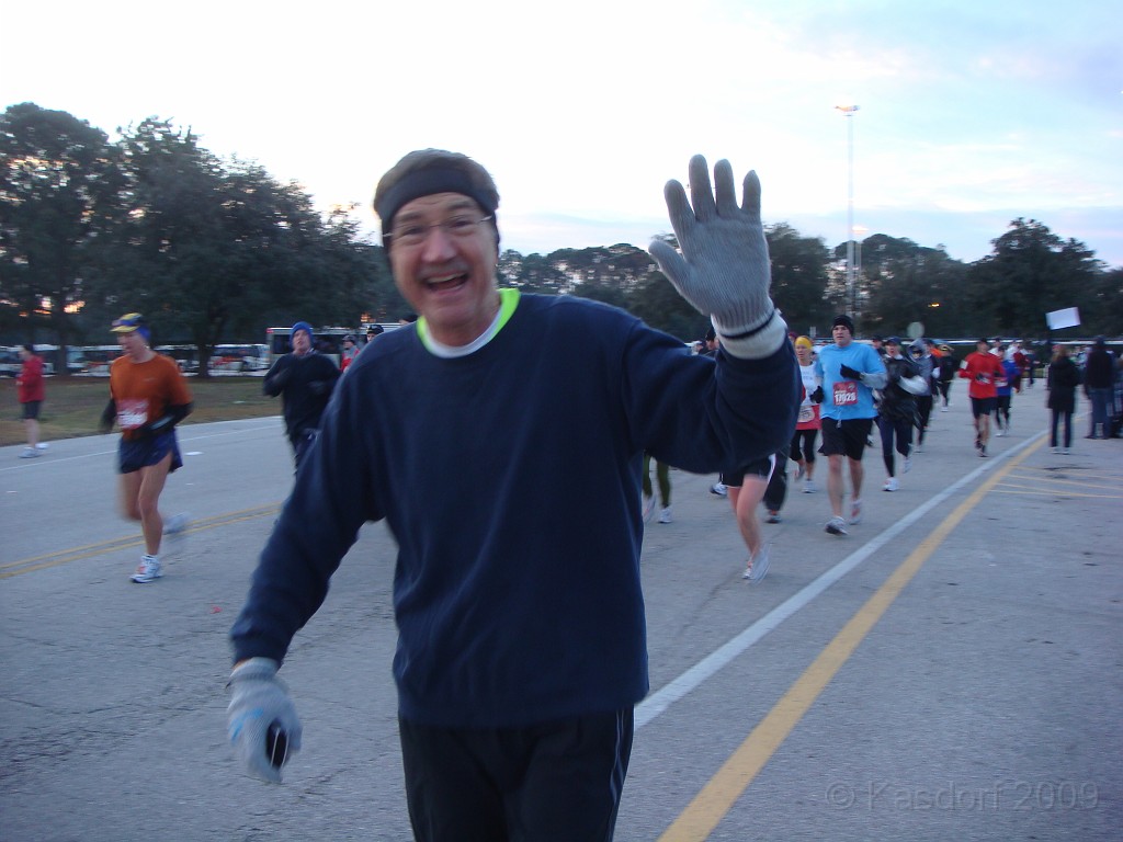 Disney 2010 D2 0341.jpg -                                